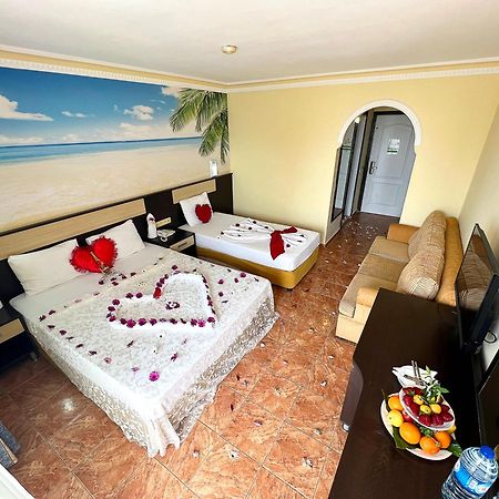 First Class Hotel Alanya Esterno foto