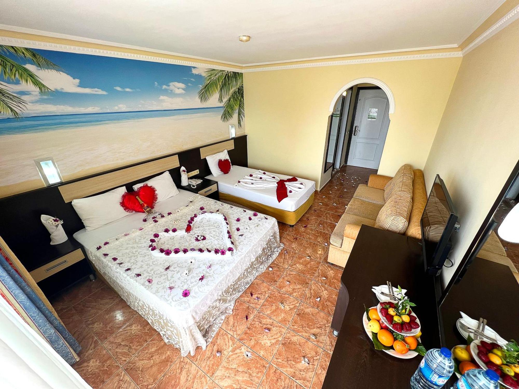 First Class Hotel Alanya Esterno foto