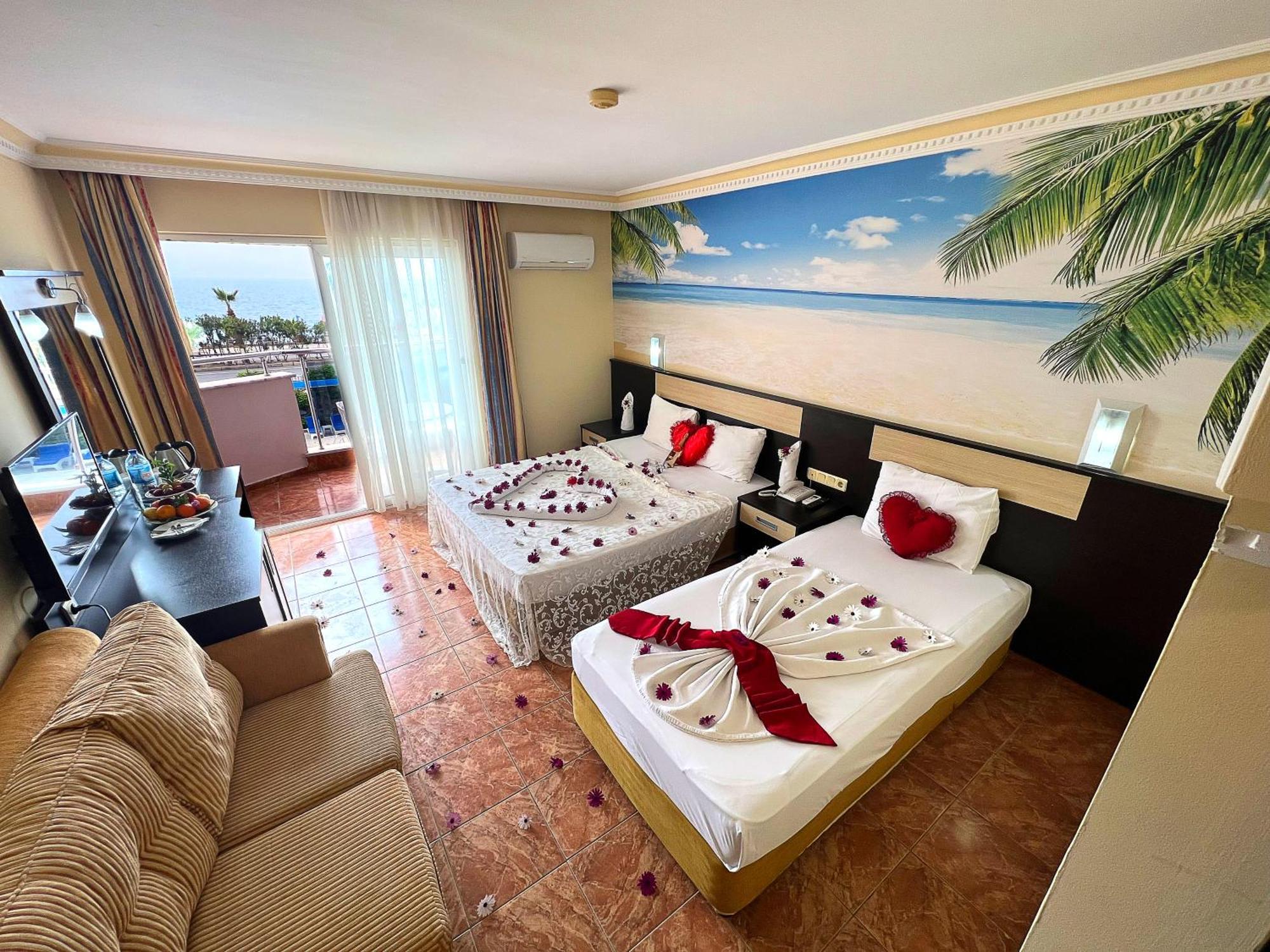 First Class Hotel Alanya Esterno foto